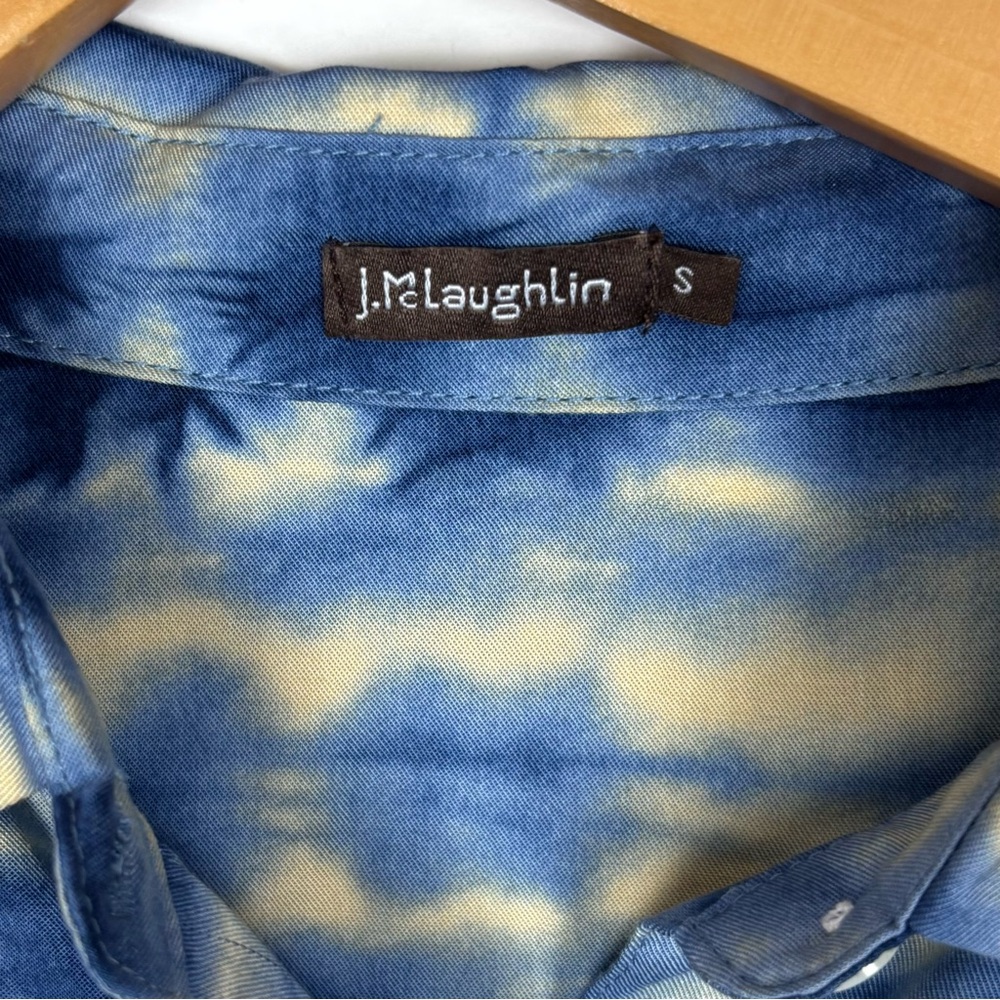 J Mclaughlin Lois Button Up Tie Dye Blouse Shirt Size Small Tencel Blue - Picture 6 of 7
